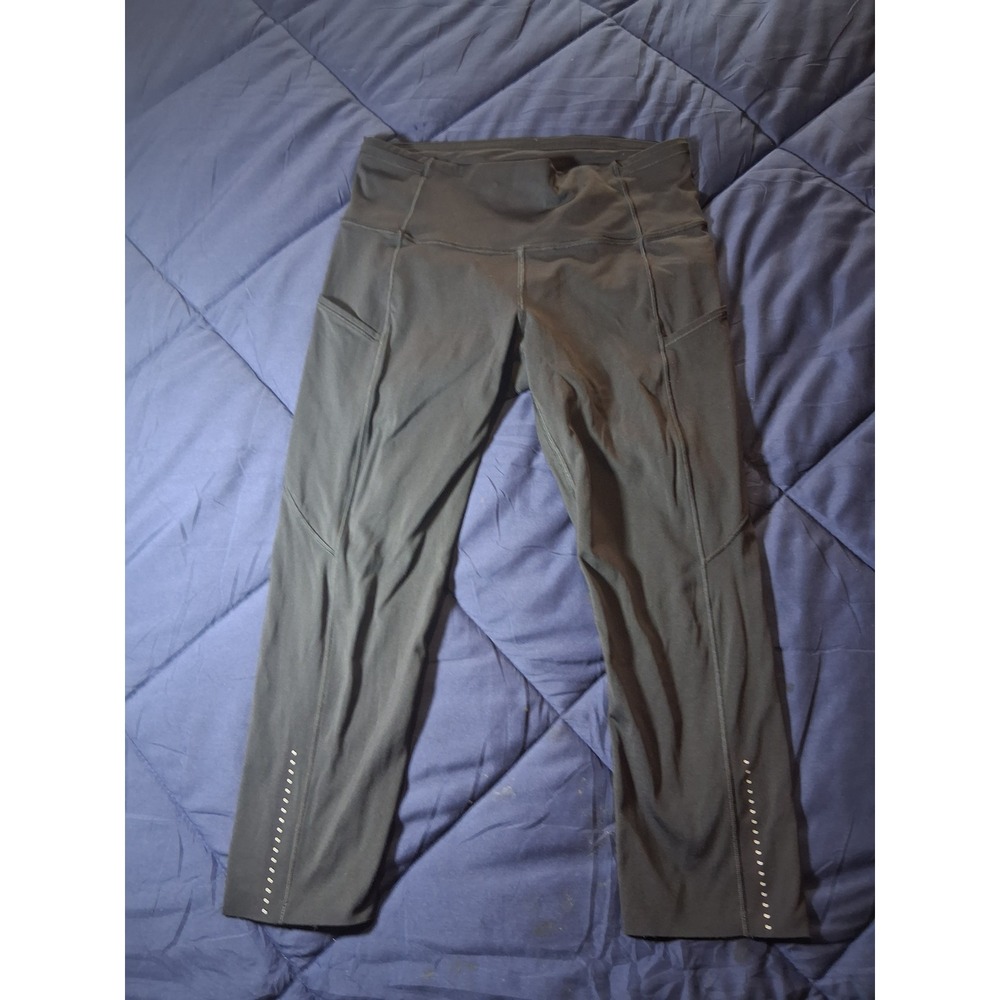Lululemon High Rise‎ Crop Leggings with Pockets Reflective Gray Womens Size 4